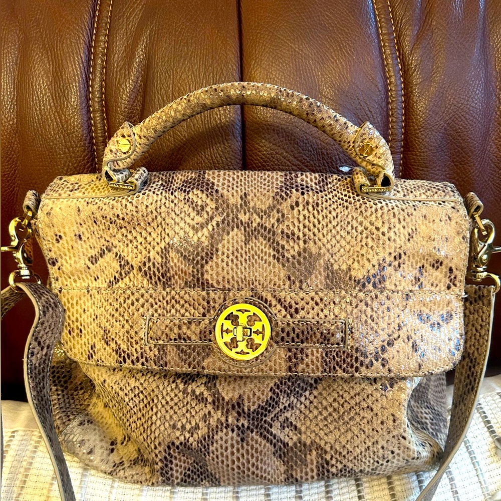 😍NWOT TORY BURCH Python Bag